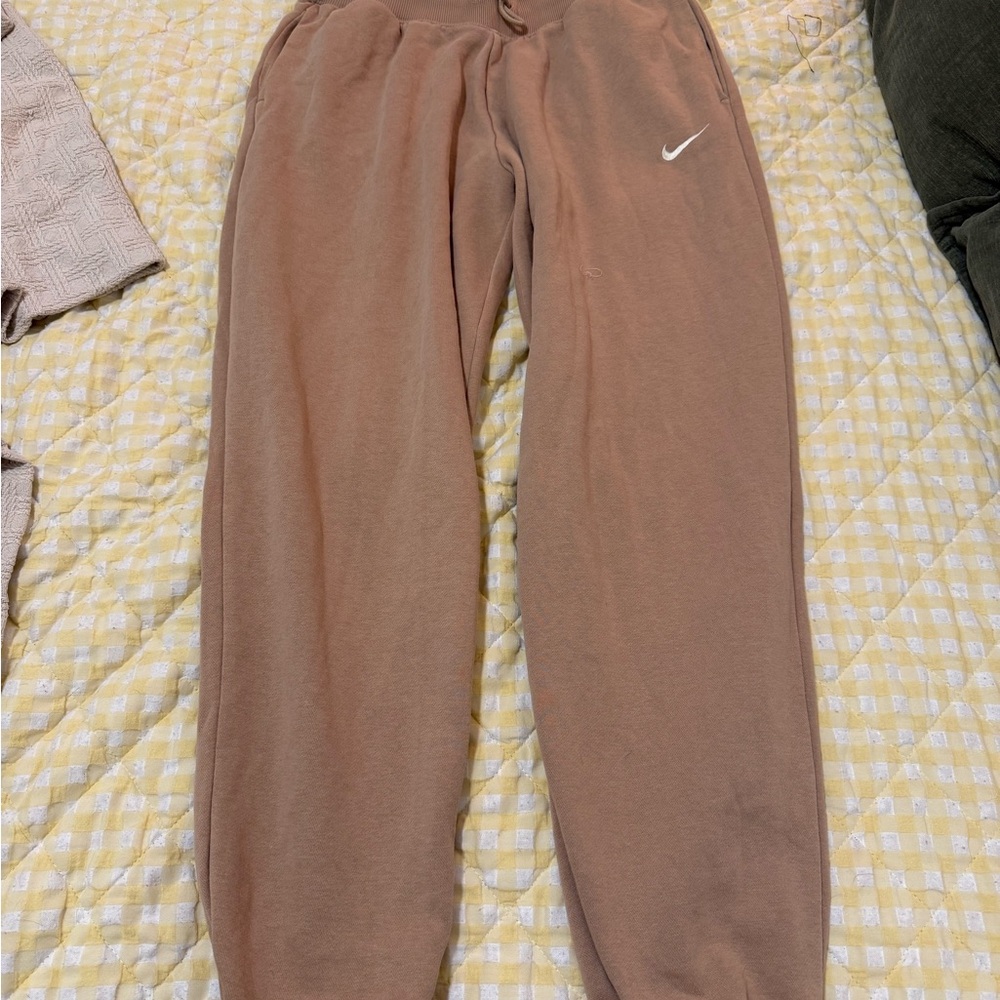 Nike Sportswear Phoenix Fleece
Women's High-Waisted Oversized Sweatpants